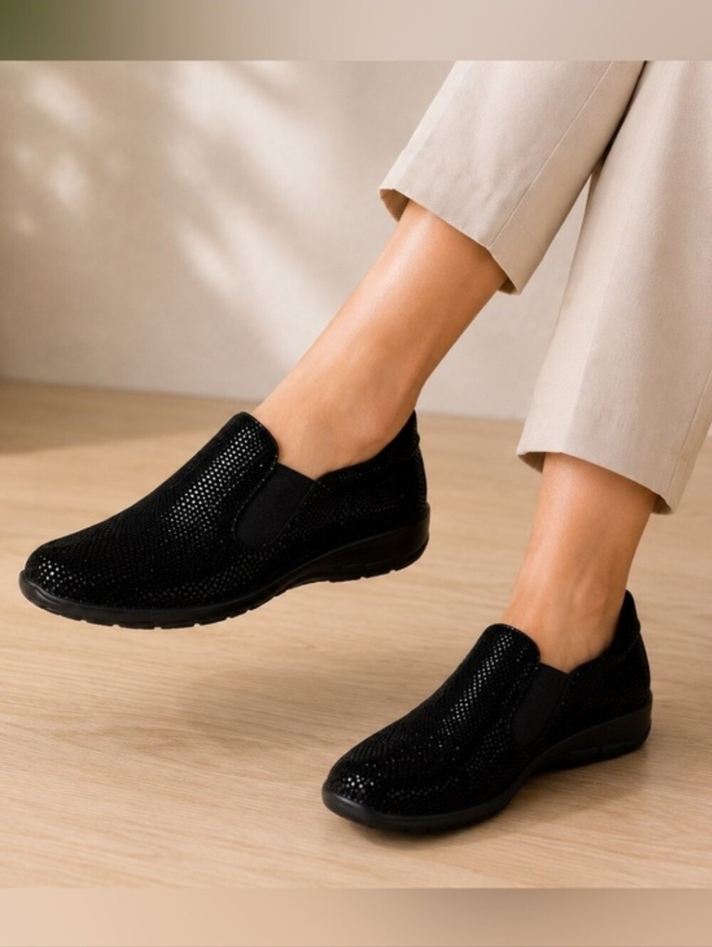 Van Eli Anemone shoes | Color: Black | Snake Like Print | Size: 12